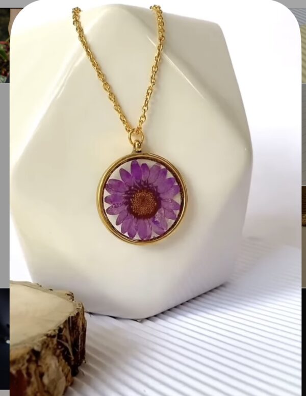 Resin Flower Necklace
